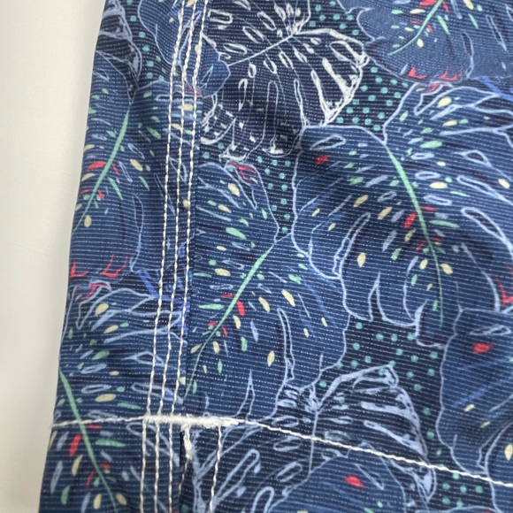 Johnnie-O Blue Confetti Leaf Swim Trunks size 10 - Picture 7 of 8